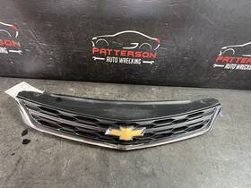 23422724 Chevrolet 16-18 Chevy Cruze Front Center Middle Bumper Chrome Grill