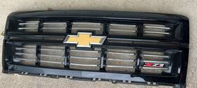 23465683 Chevrolet 2014-2015 Chevy Silverado 1500 Z71 Grille With Chrome Mesh Insert Oem W Emblem