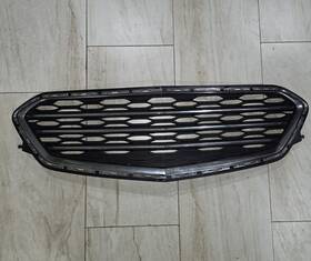 23476033 Chevrolet 16-17 Equinox Lt Ltz Oem Chrome Black Front Lower Grill