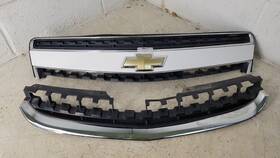 25911312 Chevrolet 2012-2015 Captiva Oem White Front Upper Lower Grill Grille Emblem