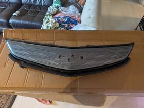 42497944 Chevrolet 2017-2020 Bolt Ev Upper Front Grille Premier Grey Like New Chevy Made