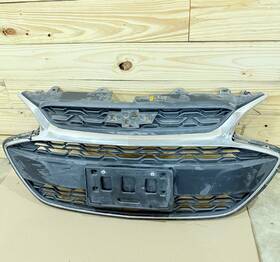 42651733 Chevrolet 2019 2020 2021 2022 Spark Hatchback Front Center Grille Oem