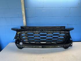 42771874 Chevrolet 2024-2025 Trax Activ Front Radiator Grille Grill Black Oem