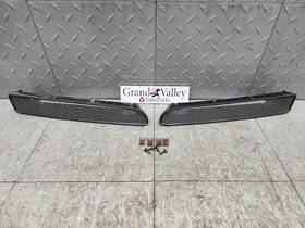 60922 Chevrolet 2001-2004 C5 Corvette Z06 Front Bumper Grilles Pair Lh Rh Oem Damage Easy Fix