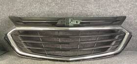 84150748 Chevrolet 18-20 Equinox Front Bumper Center Radiator Grille Without Emblem