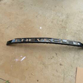 84218458 Chevrolet 2019 2020 2021 2022 Silverado 1500 Center Grille Grill Trim Oem