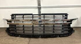 84639385 Chevrolet 2021-2024 Tahoe Front Grille Chrome Oem