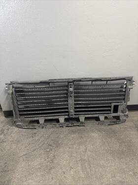 84760145 Chevrolet 2022 2023 2024 Silverado 1500 Grille Shutter