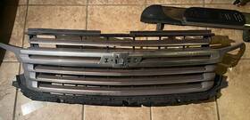 85115299 Chevrolet 2021-2023 Chevy Tahoe/suburban Upper Grille Oem New - High Country