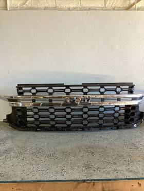 85525322 Chevrolet Chevy Tahoe Suburban Grille 2021 2022 2023 Used Oem