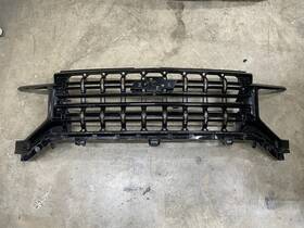 85666394 Chevrolet 2025 Chevy Tahoe Suburban Z71 Front Bumper Grille Gloss Black Oem