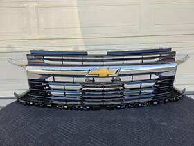 Chevrolet 85775016 Suburban Tahoe Oem Grille 2025 2026