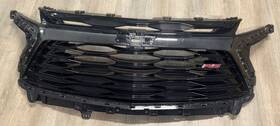 86796963 Chevrolet 2023-2024 Blazer Rs Front Grille Dark Chrome Oem Used