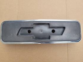 93428161 Chevrolet 1996 1997 1998 Chevy 1500 Chrome Front Grille Emblem Housing
