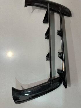 Gm84574682 Chevrolet 2020-2024 C8 Corvette Grille Inserts - Visible Carbon Fiber Genuine Oem