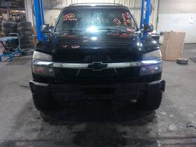 104-01744 Chevrolet Truck Grille With Body Cladding Fits 02-06 Avalanche 1500 1024193