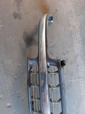 15764313 Chevrolet Truck Grille Chrome Center Bar 99-02 Silverado 1500 Pickup