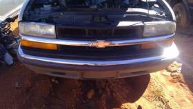 19180339 Chevrolet Truck Grille Bowtie Emblem Fits 98-05 Chevy S10 Blazer Oem