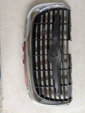 104-01644 Chrysler Grille Upper Fits 99-01 300m 704812