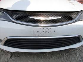 104-02572a Chrysler Grille Sedan Upper Dark Gray Chrome Moulding Fits 15-17 200 1600134