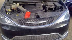 104-02801b Chrysler Grille Upper Bar Design 4 Curved Camera Fits 17-20 Pacifica 47417