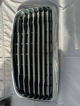 Chrysler 710619553681 Oem 2011-2014 300 300c Chrome And Black Style Grill