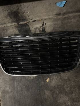 9402724 Chrysler 2011-2014 300 Front Bumper Grille Oem