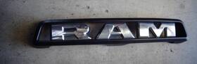 1003183aa-a Dodge Ram Rebel 2017 5.7l Front Bumper Upper Center Grill Trim Logo Letters