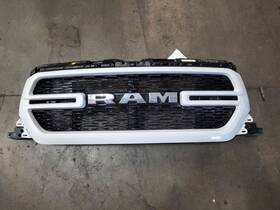 104-02396n Dodge 2019-2023 Ram 1500 Grille Oem Lkq