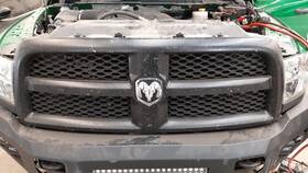 104-02468a Dodge Oem Grille For 2500 Pickup Assy Blk Blk-txt W-emblem Pitted