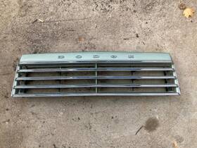 4270402 Dodge Vintage Original 1981-1984 Aries Grille Grill Green