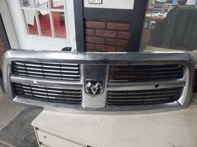 68001467ab Dodge Oem Front Grille 2010-12 1500 2500 3500 Pickup Chrome Surround Black Bars