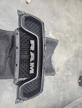 68460768aa Dodge 2019 2020 2021 2022 Ram 1500 Rebel Upper Bumper Grille Oem
