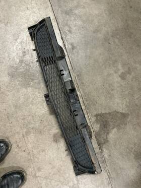 853000652 Dodge 2011 2012 2013 2014 Charger Front Bumper Lower Grille Oem