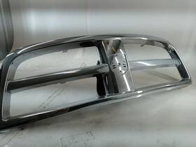 104-01500a Dodge Truck 1994-2001 Ram 1500 Upper Front Chrome Grill Grille Used Tested Broken Tab