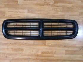 104-01566b Dodge Truck Grille Painted Fits 97-04 Dakota See Pics And Discription