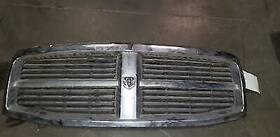 104-01830 Dodge Truck 04-06 Durango Grille 79277