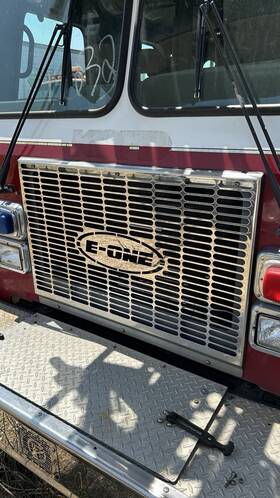 16327816 E-one Grille Grill Chrome From 2002 Fire Truck Good