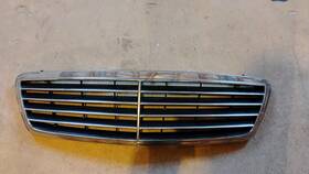 14484327 Evan-fischer Grille 03-07 For Mercedes C230 01-05 C240 Chr/gray Instr Avantgarde Elegance Pkg