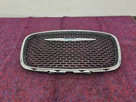 5sw17szuae Factory Original Genuine Mopar Dodge Chrysler 4 Door Sedan 300c 15-23 Awd Oem Front Bumper Radiator Upper Grille Grill Mesh Vent