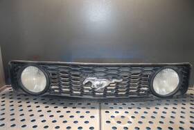 104-01866 Ford 05-09 Mustang Gt V8 Grille Upper With Headlights R#4444