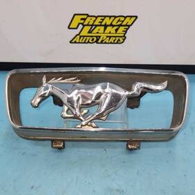 C6zz-8213-z Ford 104.fd1k66 Grille Emblem Inch Fits 1966 Mustang 1176026