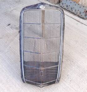 48-8202-a Ford 1935 Grille With Trim Ring Original