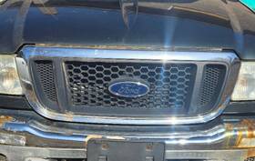 4l5z8200eaa Ford Used Front Grille Fits 2004 Ranger Chrome Surround Mesh Center Grade