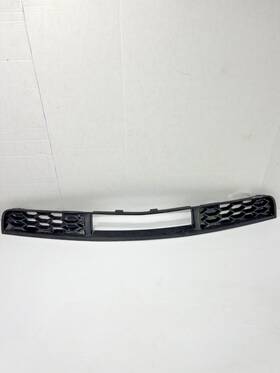 4r3317k945a Ford Used 2005 - 2009 Mustang Lower Bumper Grille Oem