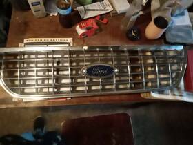 5l24-8200-baw Ford 2003 2004 2005 Explorer Front Upper Grill Grille Oem