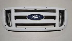 6l548200bcw Ford 6l54-8200 White Grille Oem Fd30124 A872k Abs 6l548200bcw Ford 6l54-8200 White Grille Oem Fd30124 A872k Abs