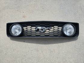 6r33-8200-eaw Ford 2005 - 2009 Mustang Gt Front Upper Grill With Fog Lights
