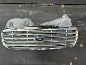 6w7z-8200-ba Ford 98 Thru 11 Crown Victoria Oem Genuine Chrome Grille With Emblem