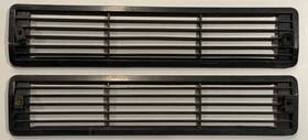 77-fg-6202-aa Ford Used Genuine Oem 1987 Fiesta Plastic Front Grille Set